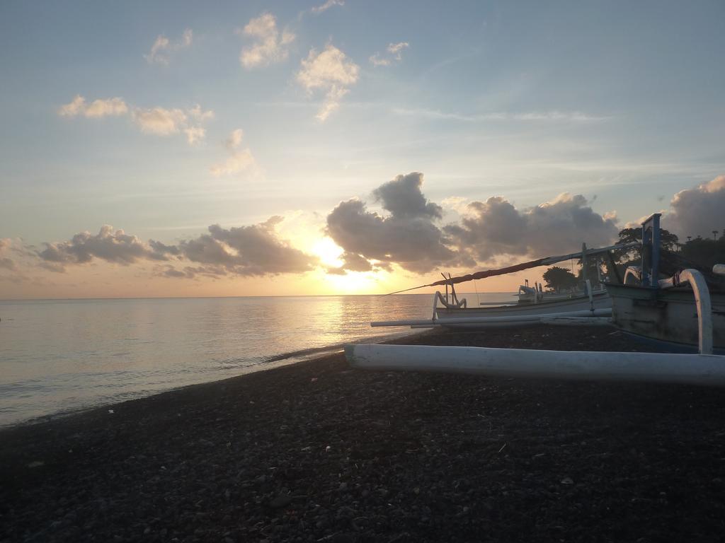 Tambun Sari Beach Homestay Amed Dış mekan fotoğraf